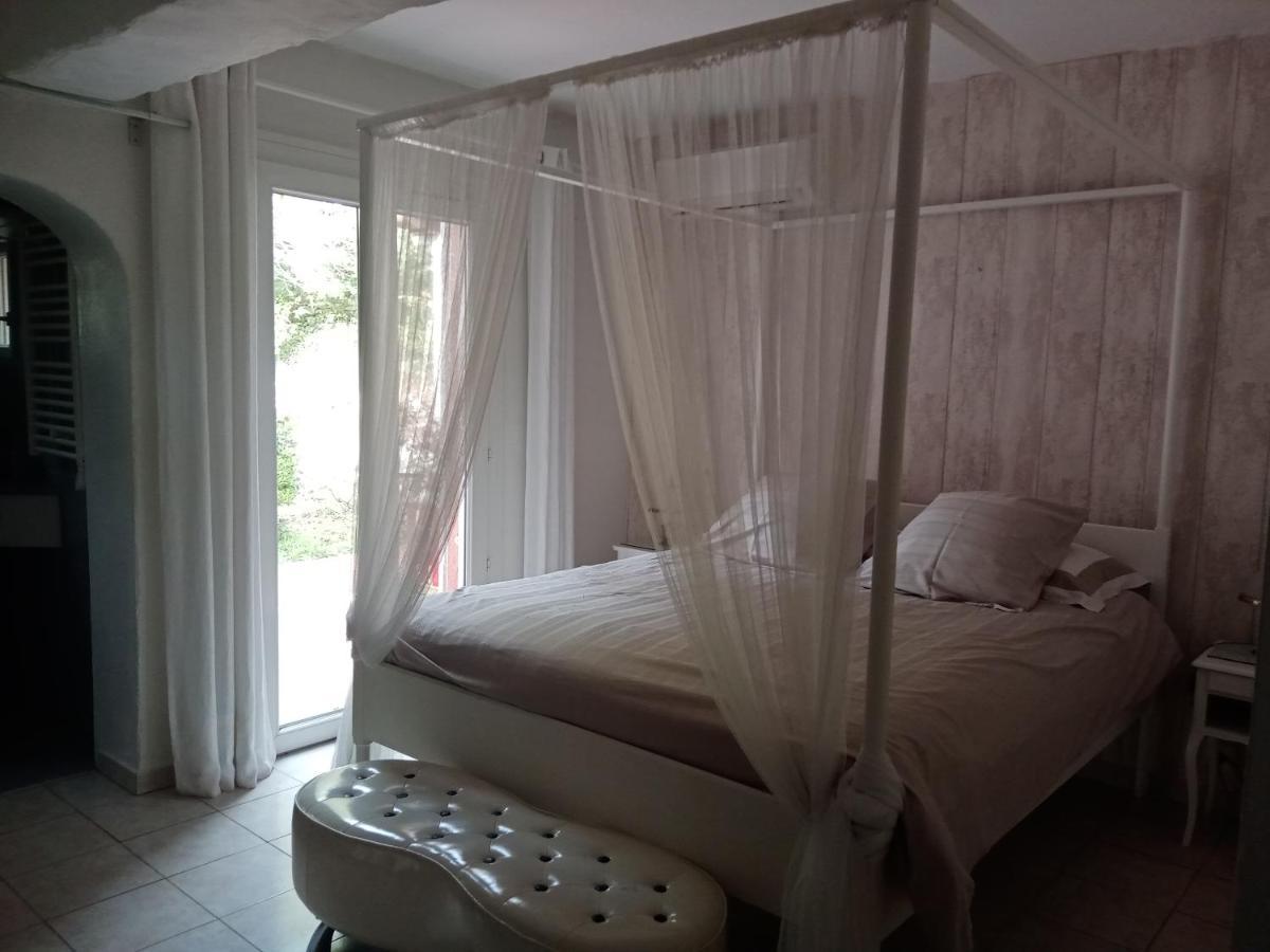 Au Mas Saint Pierre Hotel Pignans Ngoại thất bức ảnh